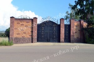 Кованые ворота и калитка высотой 4 метра